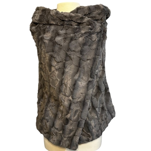 CHI By Carlos Falchi Vegan Faux Fur Draped  Grey Vest Size S - Picture 1 of 8